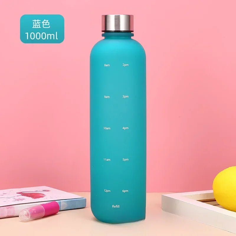 Garrafa de água de 1000ml , leve e prática
