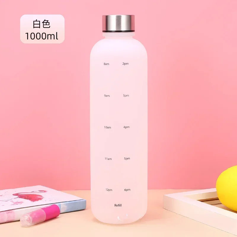 Garrafa de água de 1000ml , leve e prática